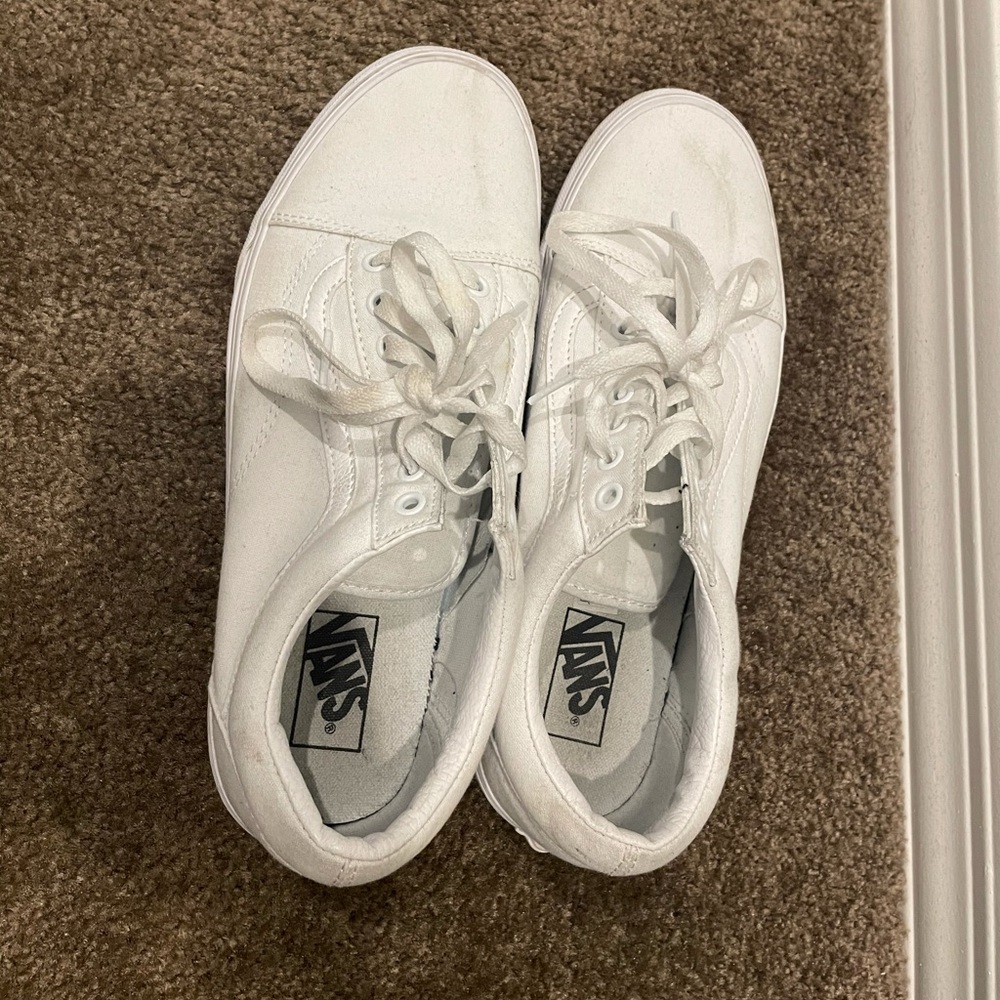 Men’s white vans
